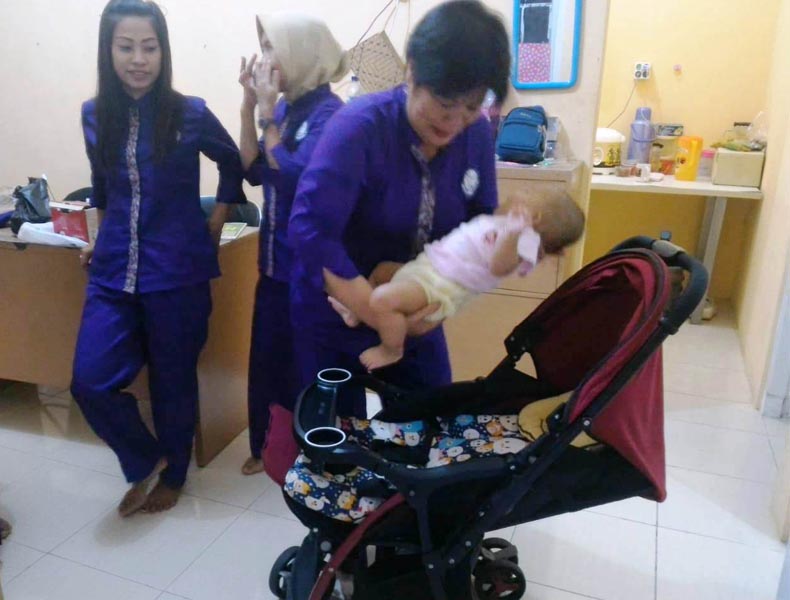 Yayasan Baby Sitter Kelapa Gading